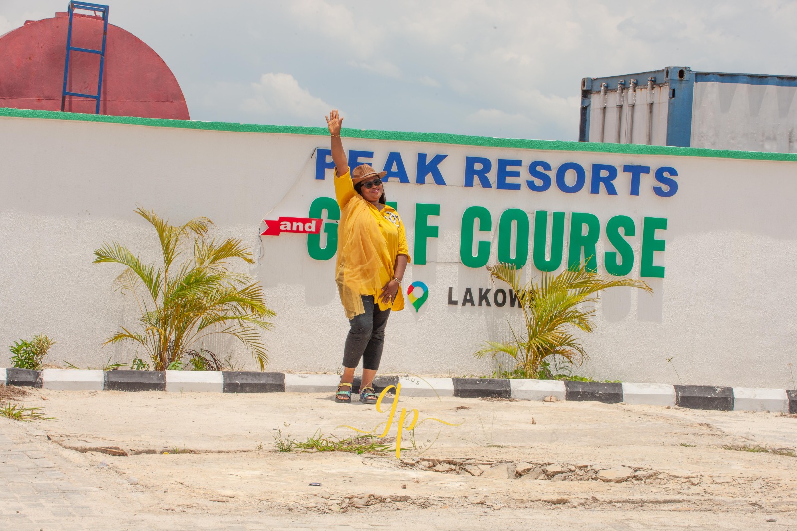 PEAK RESORT YELLOW